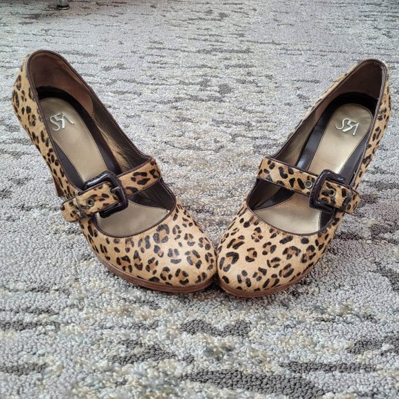 Sacks 5th Avenue Leopard Heals - Picture 8 of 10